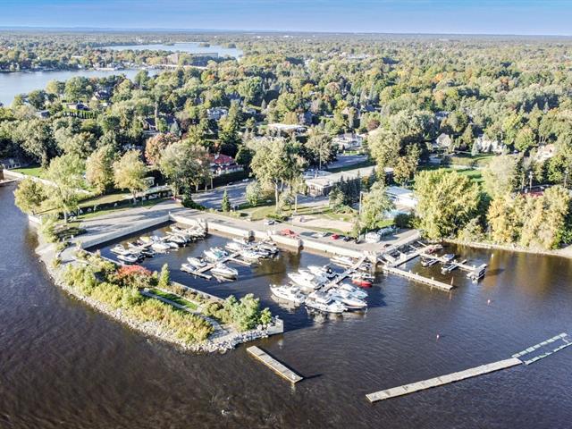 Maison à étages à vendre, Laval (Laval-sur-le-Lac)