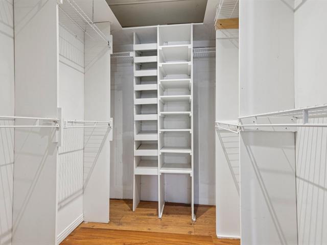 Walk-in closet