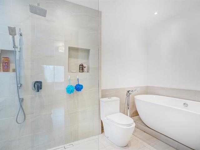 Ensuite bathroom