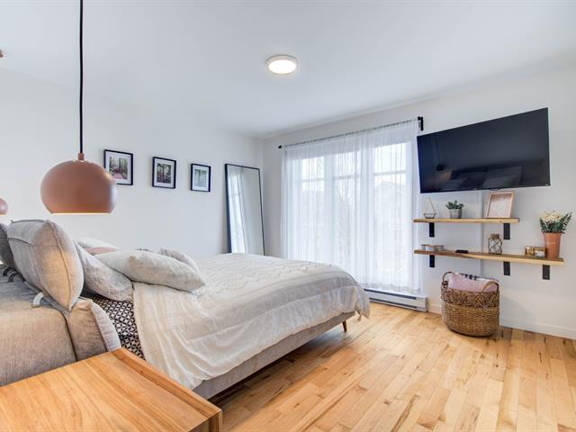 Maison à étages à vendre, La Prairie