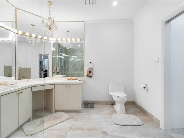 Salle de bains attenante à la CCP