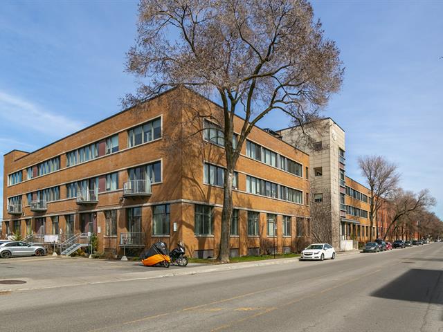Façade