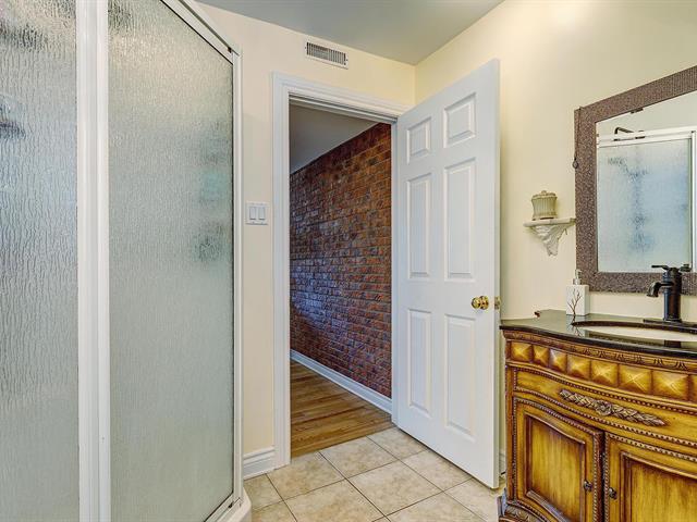 Ensuite bathroom