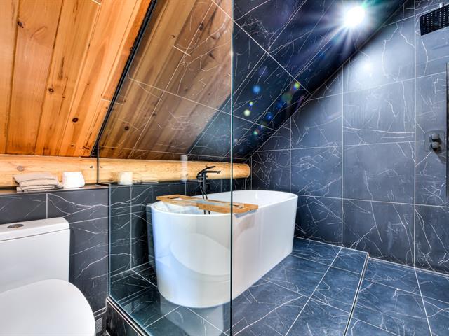 Salle de bains attenante à la CCP