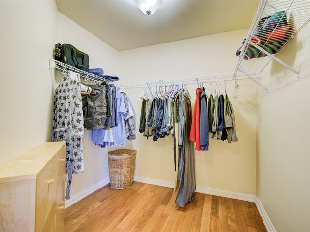 Walk-in closet