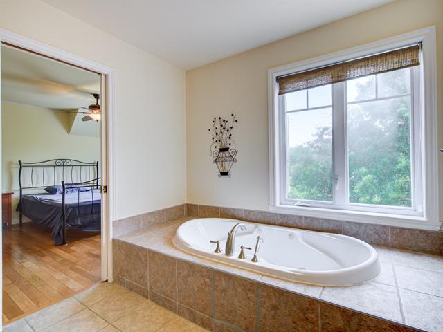 Ensuite bathroom