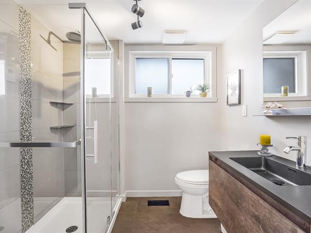 Duplex sold, Montréal (Ahuntsic-Cartierville)