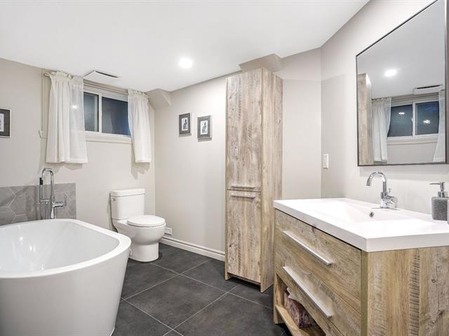 Duplex sold, Montréal (Ahuntsic-Cartierville)