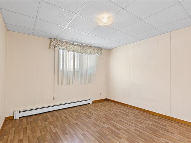 Triplex vendu, Montréal (Anjou)