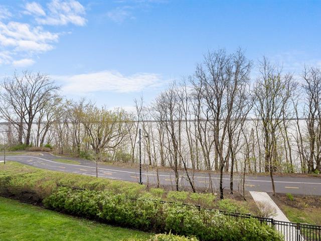Vue sur l'eau