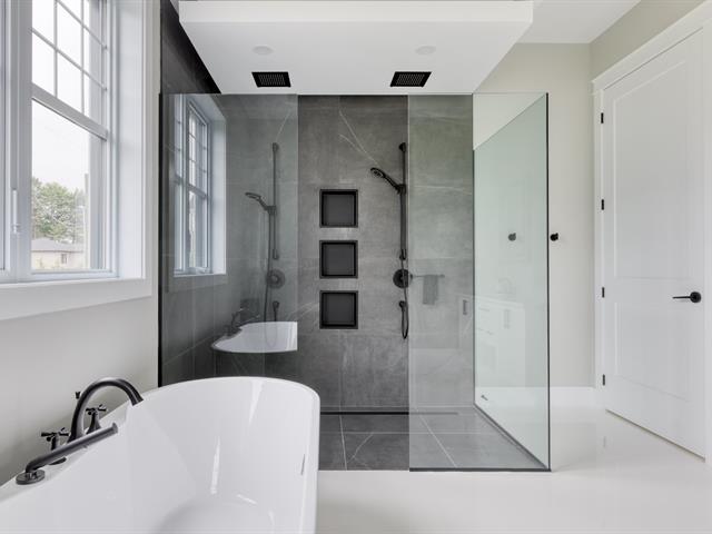 Salle de bains attenante à la CCP