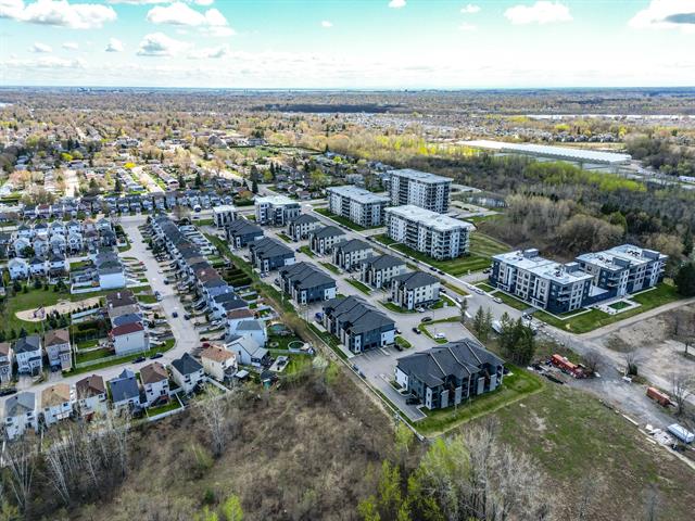 Triplex vendu, Laval (Sainte-Dorothée)