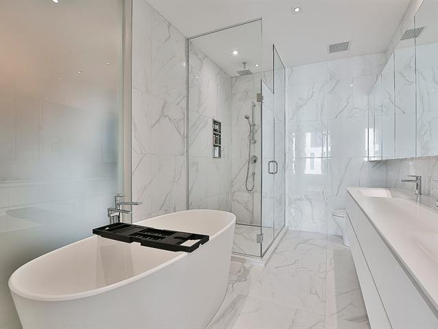 Ensuite bathroom