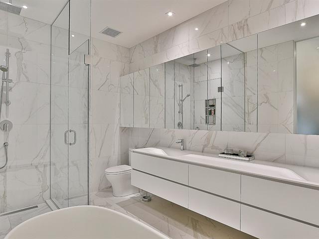 Ensuite bathroom