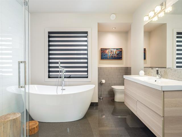 Salle de bains attenante à la CCP