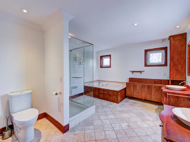 Salle de bains attenante à la CCP