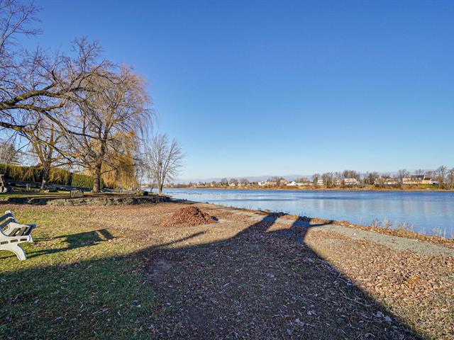 Vue sur l'eau
