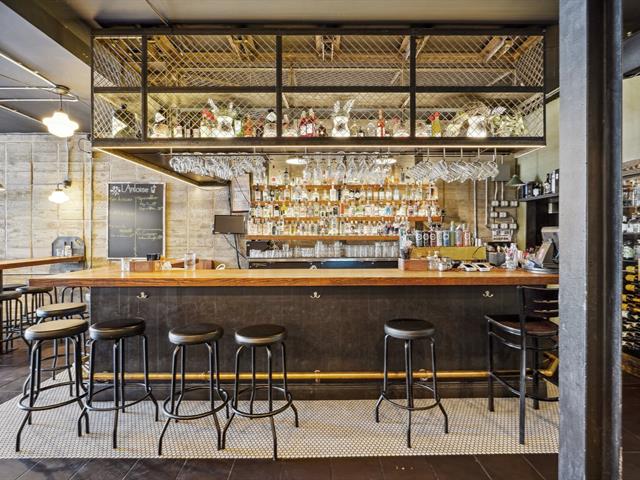 Bar
