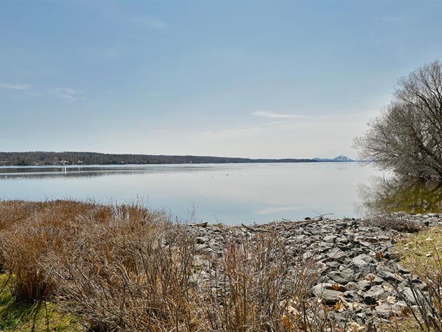Vue sur l'eau