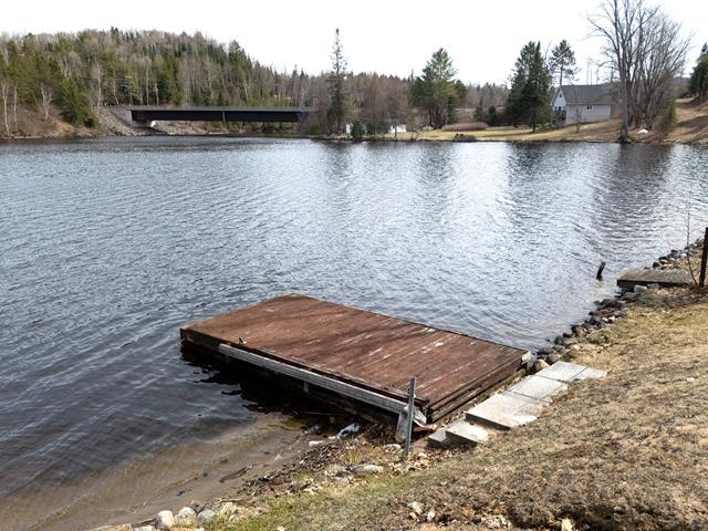 Accès au plan d'eau