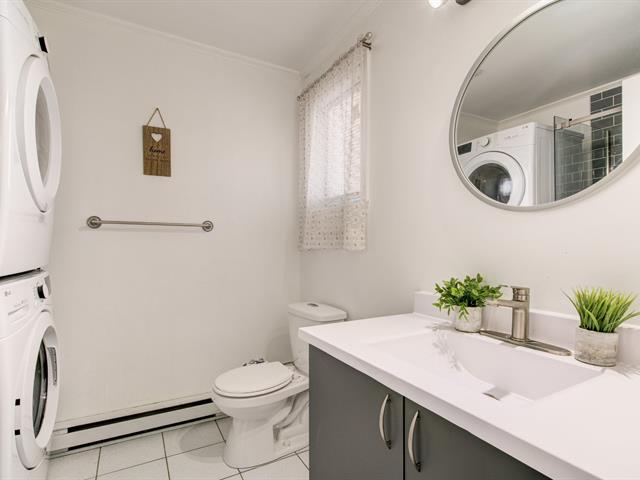 Maison à étages à vendre, La Prairie