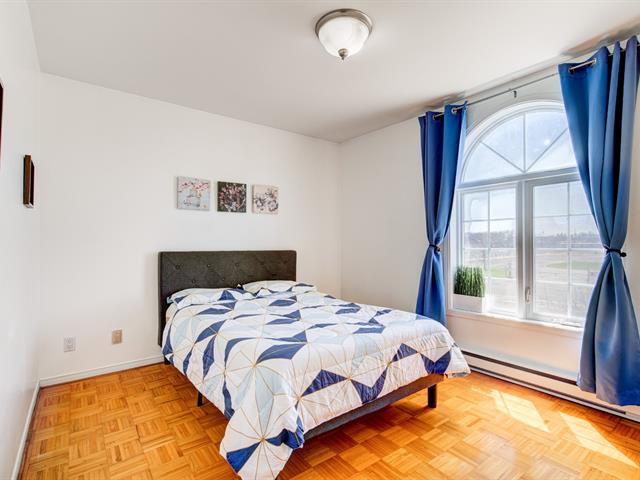 Maison à étages à vendre, La Prairie
