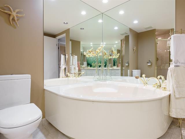 Ensuite bathroom