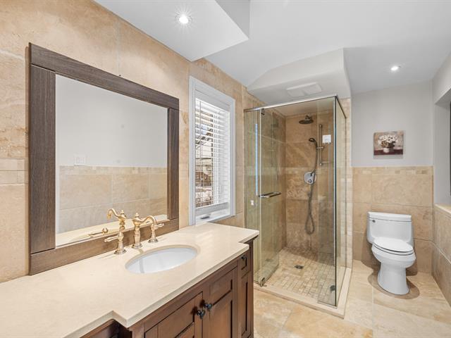 Ensuite bathroom