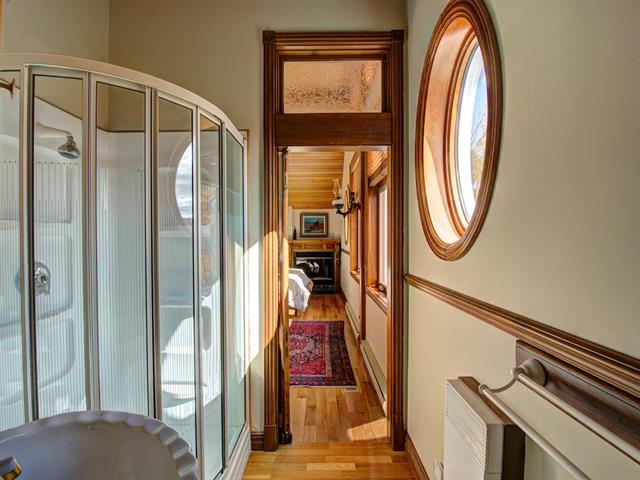 Salle de bains attenante à la CCP