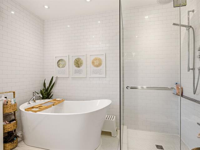 Salle de bains attenante à la CCP