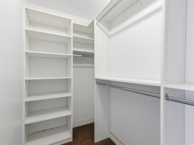 Walk-in closet