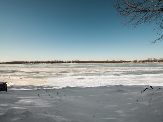 Vue sur l'eau