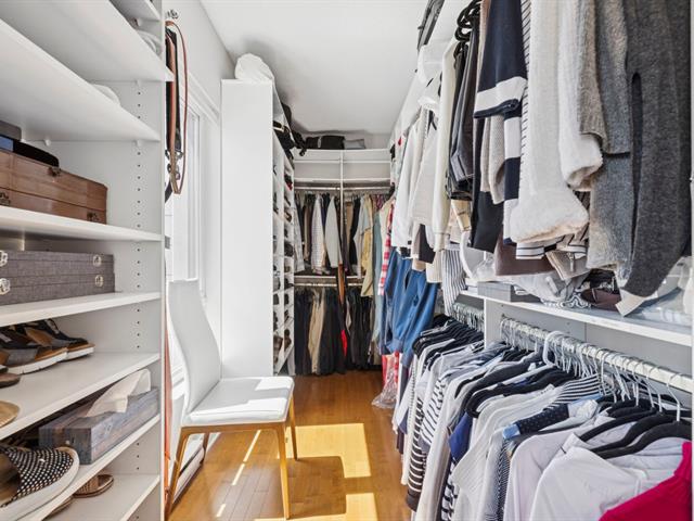 Walk-in closet