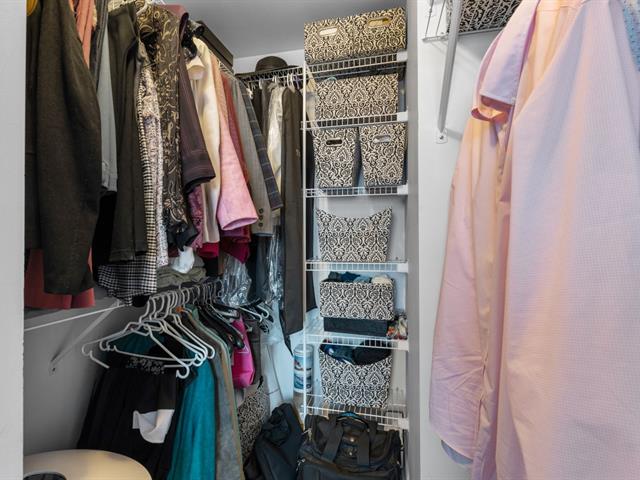 Walk-in closet