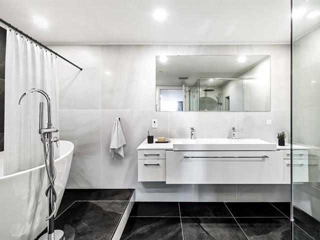 Ensuite bathroom