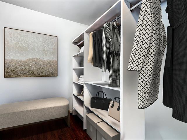 Walk-in closet