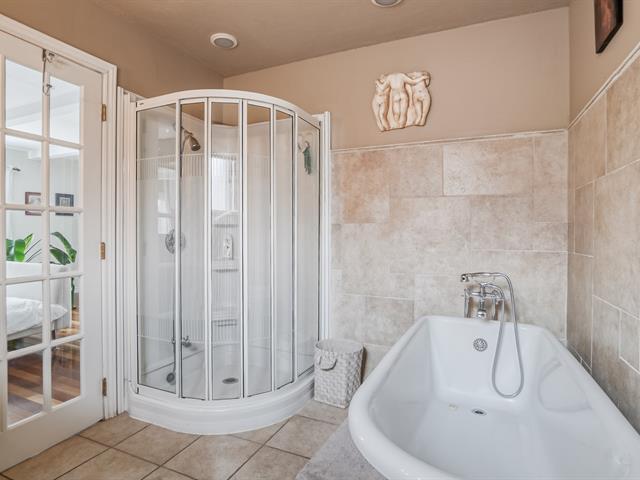 Ensuite bathroom