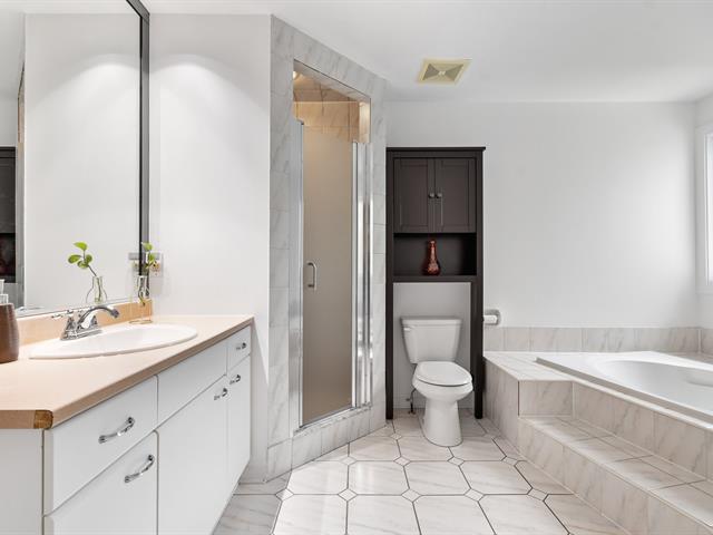Ensuite bathroom