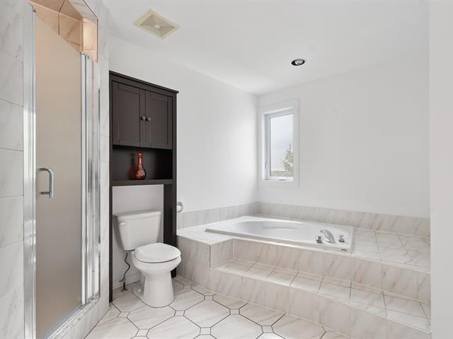 Ensuite bathroom