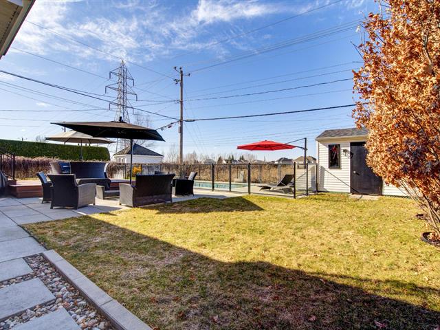 Maison à étages à vendre, La Prairie