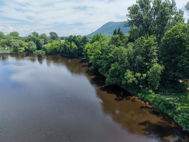 Vue sur l'eau