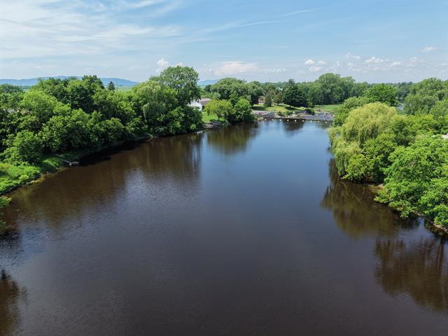 Vue sur l'eau