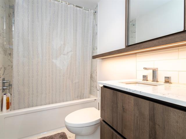 Ensuite bathroom