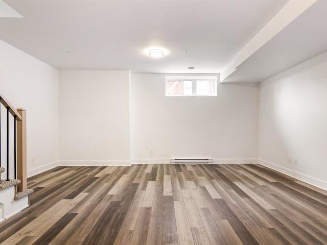 Two or more storey for rent, Montréal (Saint-Laurent)
