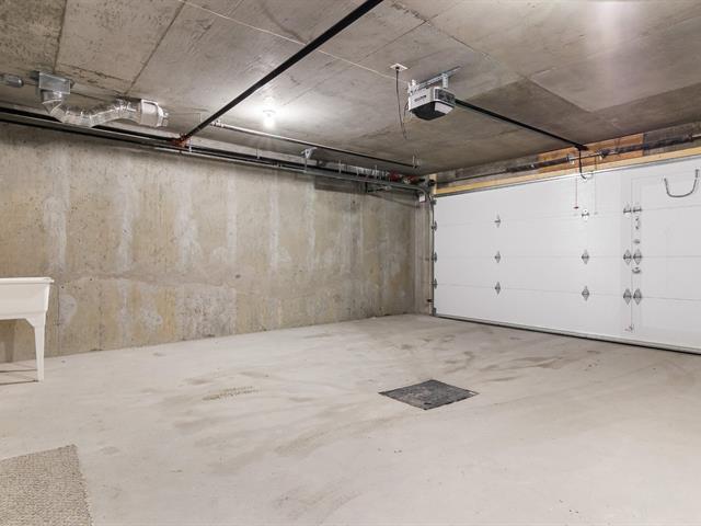 Two or more storey for rent, Montréal (Saint-Laurent)