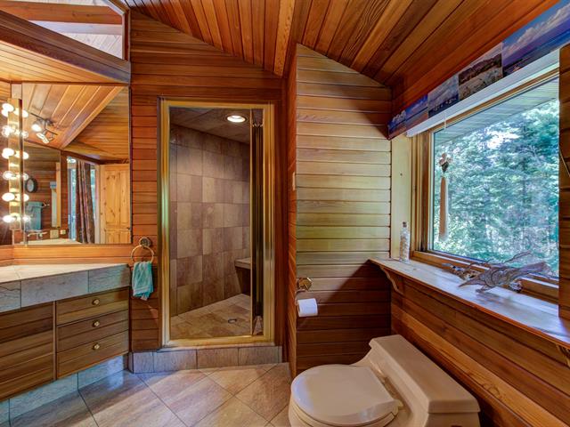 Salle de bains attenante à la CCP