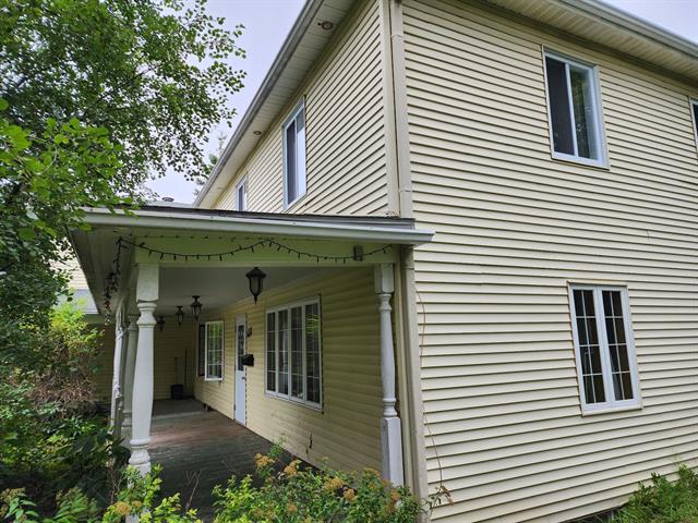 Maison à étages à vendre, L'Île-Perrot