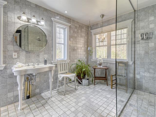 Salle de bains attenante à la CCP