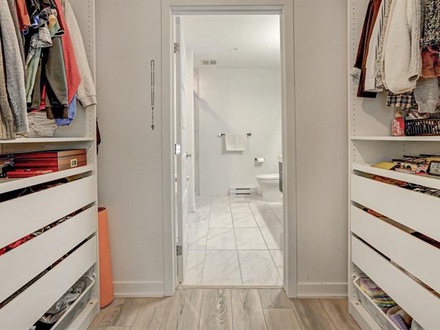 Walk-in closet