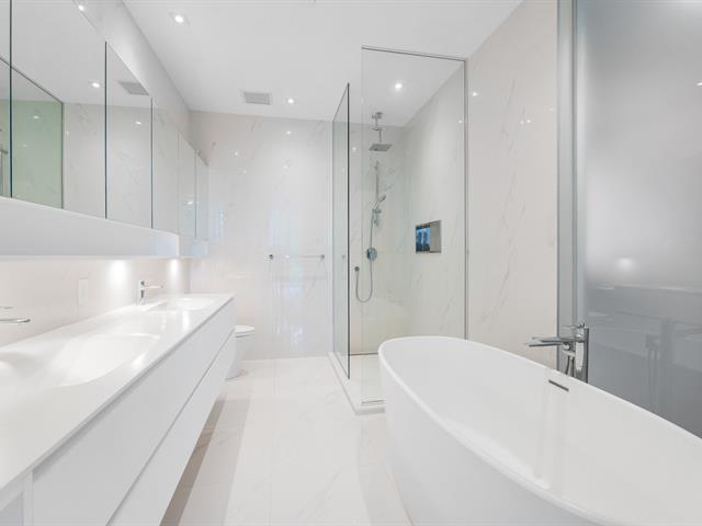 Ensuite bathroom